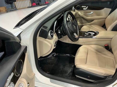 Used 2016 Mercedes-Benz C 300 Sedan w/ Multimedia Package image 4