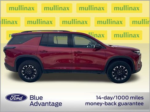Used 2024 Chevrolet Traverse Z71 AWD/4WD image 2