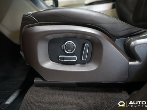 Used 2016 Land Rover Range Rover Sport HSE image 18