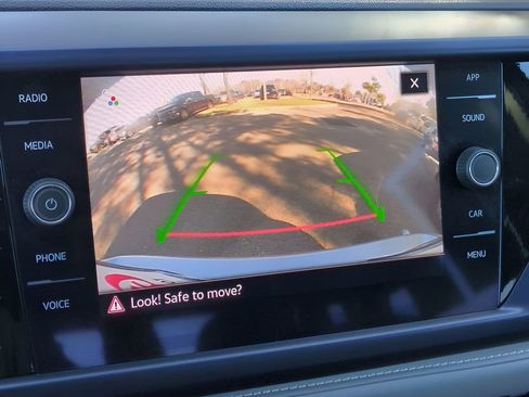 Used 2024 Volkswagen Taos SE image 20