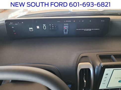 New 2026 Ford Expedition Active image 27