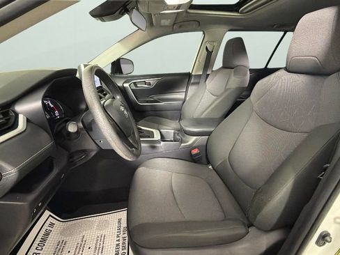 Used 2025 Toyota RAV4 XLE w/ Convenience Package FWD image 17