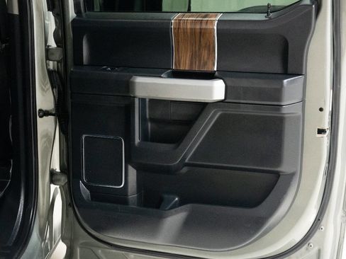 Used 2019 Ford F150 Lariat image 24