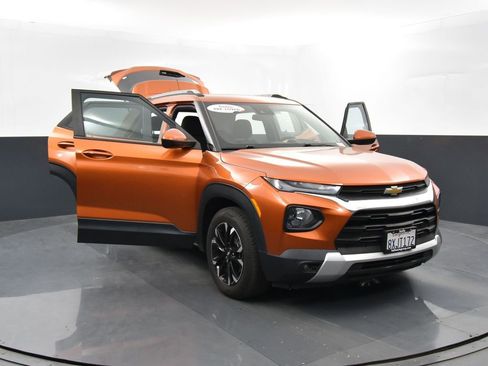 Used 2022 Chevrolet TrailBlazer LT w/ LPO, Blackout Package image 38