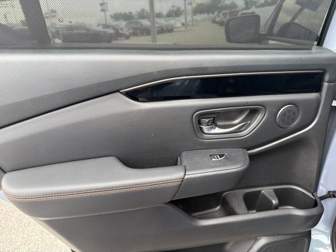 Used 2024 Honda Pilot TrailSport image 11