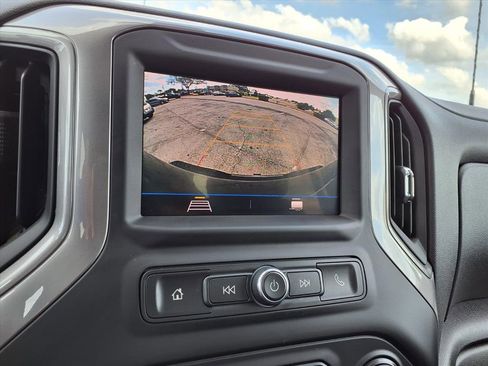 Used 2022 Chevrolet Silverado 2500 Custom w/ Custom Value Package image 29