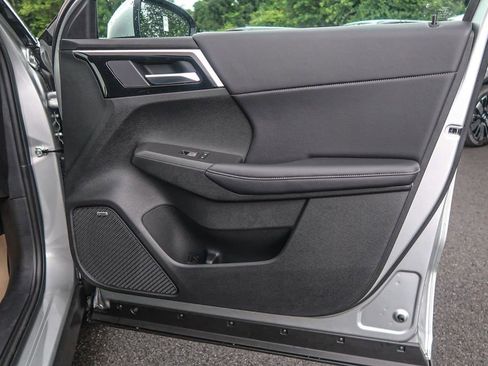 New 2025 Mitsubishi Outlander AWD image 23