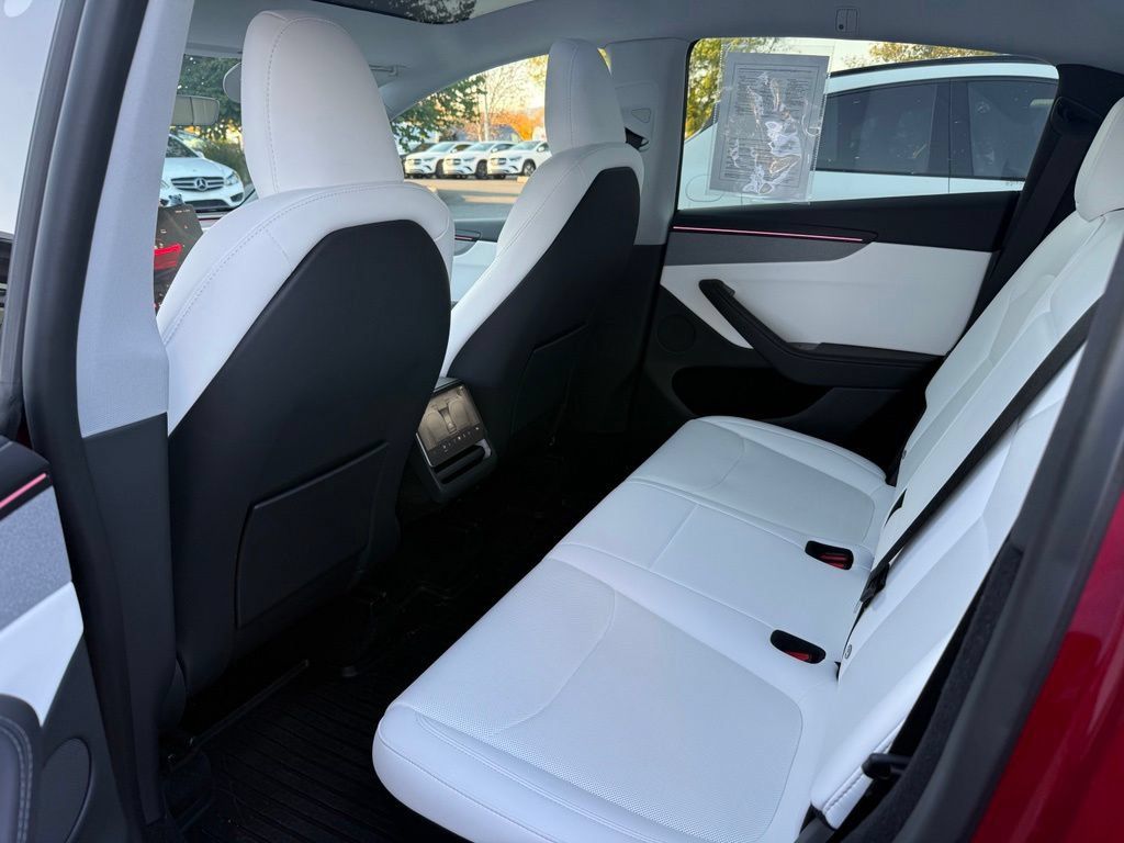 Used 2026 Tesla Model Y 2WD image 19