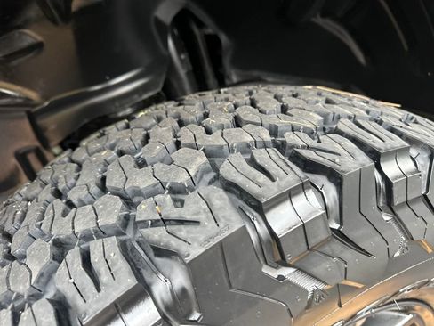 Used 2024 Jeep Wrangler Unlimited image 14