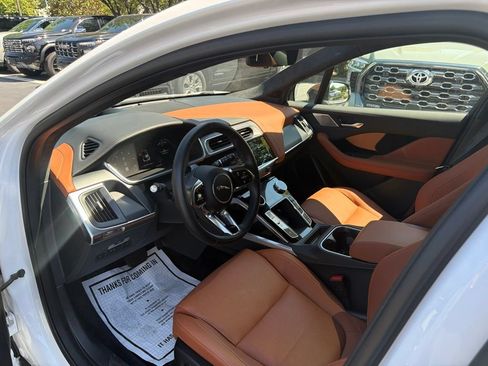 Certified 2024 Jaguar I-PACE R-Dynamic HSE AWD/4WD image 15