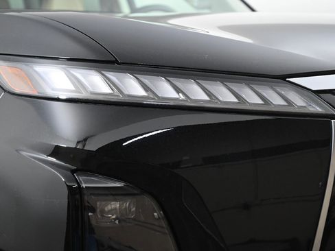 New 2026 INFINITI QX80 Luxe image 4