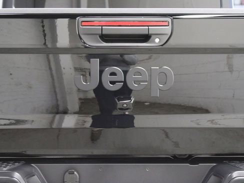 New 2026 Jeep Gladiator Sport image 35