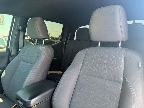 Used 2017 Toyota Tacoma TRD Off-Road w/ Tow Package RWD image 19
