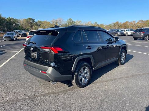 Used 2024 Toyota RAV4 XLE image 17