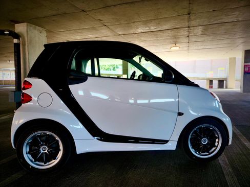 Used 2014 smart fortwo electric drive image 6