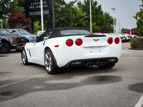 Used 2013 Chevrolet Corvette Grand Sport w/ 3LT Preferred Equipment Group RWD image 9