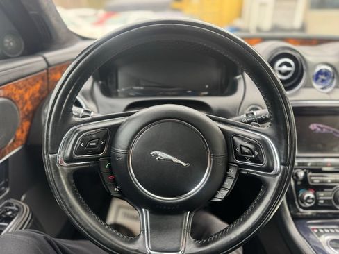 Used 2013 Jaguar XJ AWD image 31
