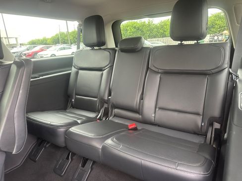 Used 2025 Ford Expedition Max Platinum w/ Driver's Package AWD/4WD image 25