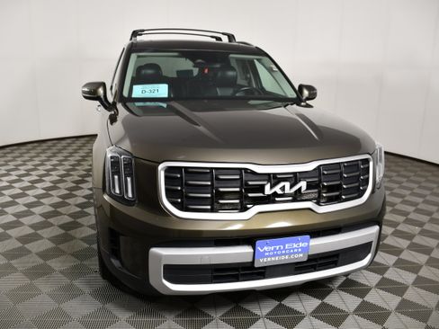 Used 2025 Kia Telluride S AWD/4WD image 3