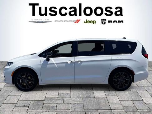 New 2026 Chrysler Pacifica Select FWD image 4