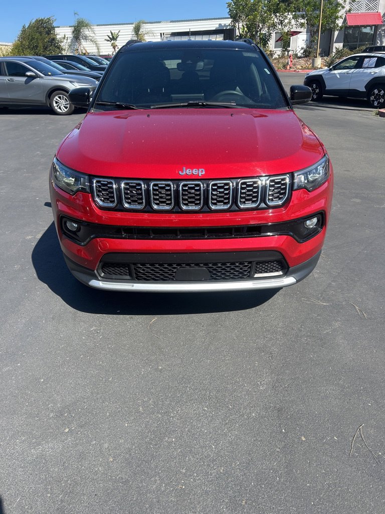 Used 2025 Jeep Compass Limited AWD/4WD image 4