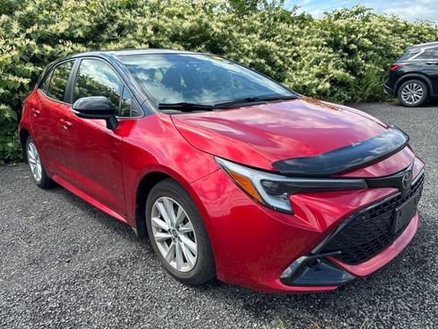 Used 2023 Toyota Corolla SE FWD image 3