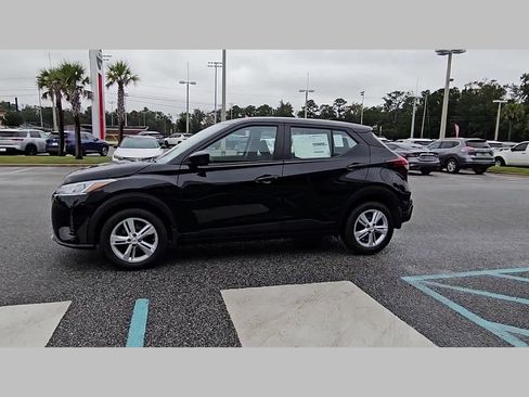 New 2025 Nissan Kicks Play S image 24