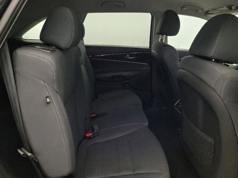 Used 2019 Kia Sorento AWD image 19