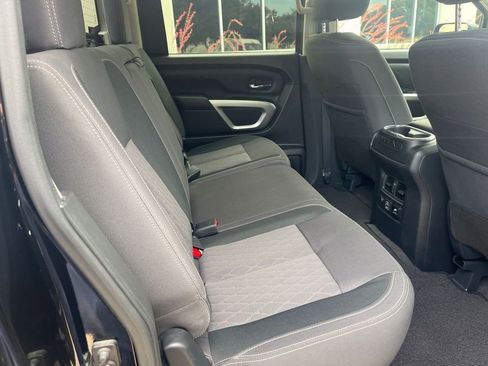 Used 2021 Nissan Titan SV w/ SV Convenience Package RWD image 19