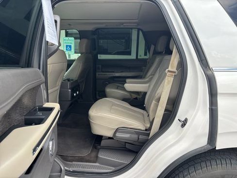 Used 2019 Ford Expedition Limited w/ Equipment Group 301A RWD image 26