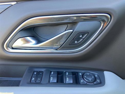 Used 2024 Chevrolet Tahoe Z71 w/ Luxury Package image 16