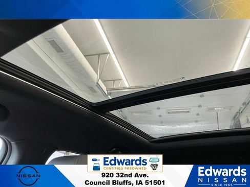 Used 2023 Chevrolet TrailBlazer RS w/ Sun and Liftgate Package AWD/4WD image 34