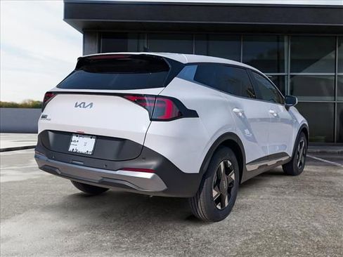 New 2026 Kia Sportage LX FWD image 5