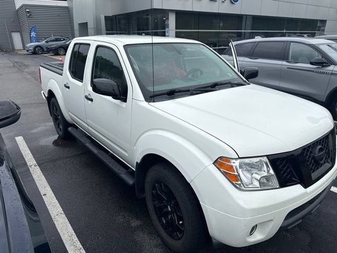 Used 2021 Nissan Frontier SV w/ Midnight Edition Floor Mats AWD/4WD image 4