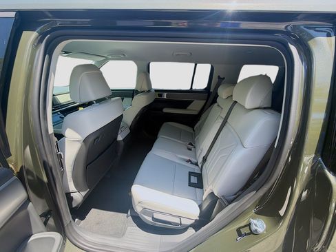 New 2026 Hyundai Santa Fe SEL FWD image 17