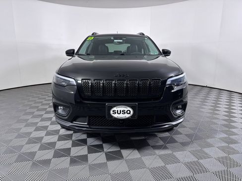 Used 2023 Jeep Cherokee Altitude Lux AWD/4WD image 2