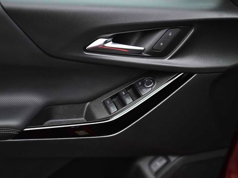 Used 2025 Chevrolet Equinox LT w/ Convenience Package II image 24