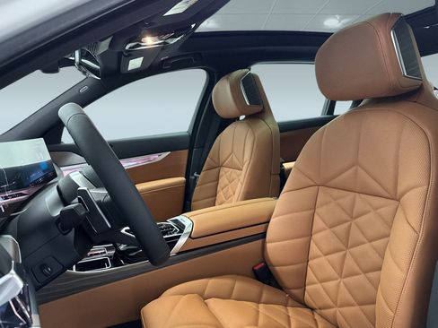 New 2026 BMW 740i image 5