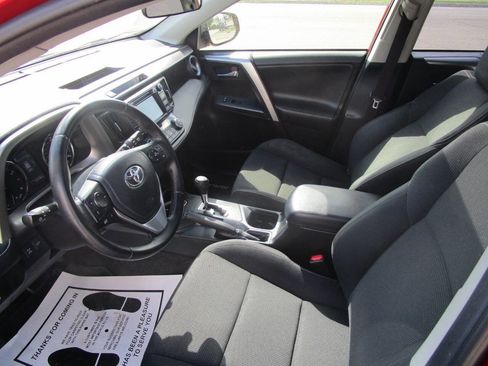 Used 2016 Toyota RAV4 XLE AWD/4WD image 10