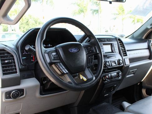 Used 2018 Ford F450 XL w/ Trailer Tow Package image 23