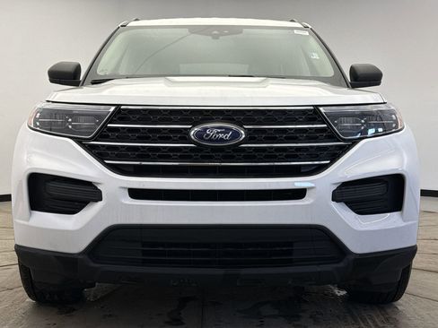Used 2022 Ford Explorer XLT image 8
