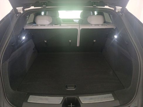 Certified 2024 Cadillac Lyriq Luxury AWD/4WD image 9