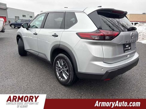 Used 2024 Nissan Rogue S image 6
