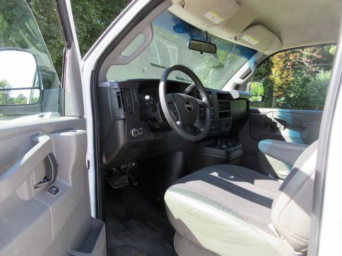 Used 2020 GMC Savana 2500 w/ Driver Convenience Package RWD image 8