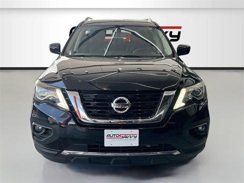 Used 2020 Nissan Pathfinder Platinum image 2