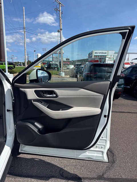 Certified 2023 Nissan Rogue SV w/ SV Premium B Package AWD/4WD image 16