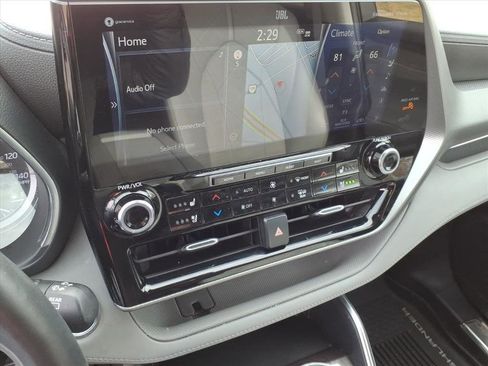 Used 2021 Toyota Highlander Platinum image 27