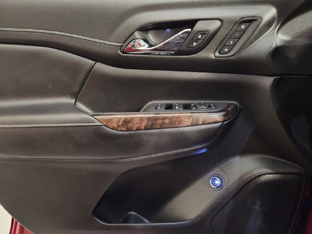Used 2021 GMC Acadia Denali w/ Denali Technology Package FWD image 24