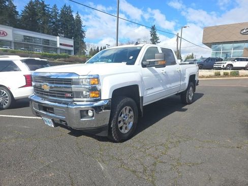 Used 2015 Chevrolet Silverado 2500 LT w/ LT Convenience Package image 3