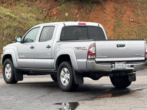 Used 2015 Toyota Tacoma PreRunner w/ TRD Off-Road Package image 5